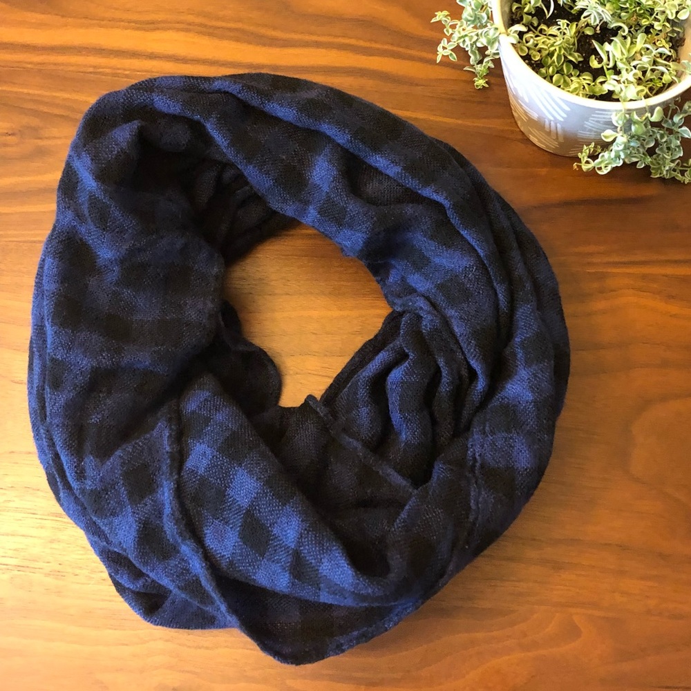 Blue/purple & black checkered infinity scarf